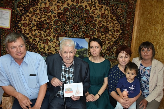 Свой 90-летний юбилей отмечает ветеран труда, труженик тыла, житель деревни Илгышево Аликовского района Петров Николай Петрович