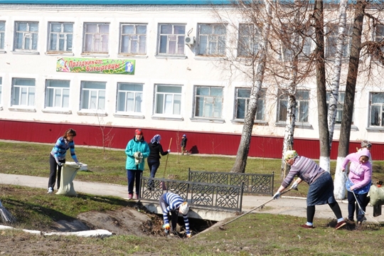 Продолжается благоустройство территорий