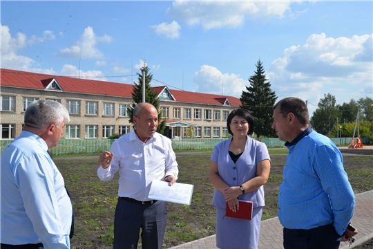 Глава администрации Батыревского района провел инспектирование строящихся объектов