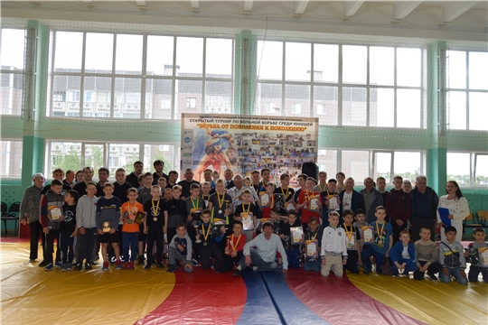 В п. Новое Атлашево состоялся открытый турнир по вольной борьбе среди юношей «Борьба от поколения к поколению»