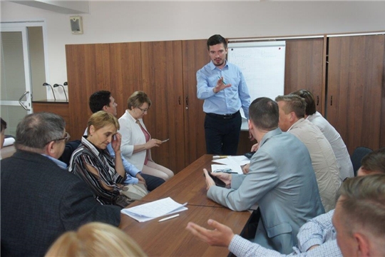В Чебоксарах состоялась стратегическая сессия по национальным проектам