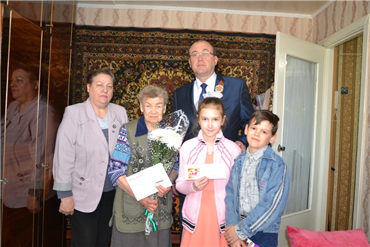 Сегодня свой 90-летний юбилей отмечает жительница Алатыря, труженица тыла и ветеран труда Вера Артемьевна Кабанова