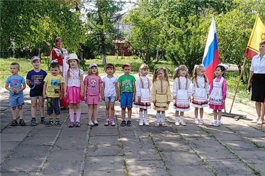 Торжественное мероприятие, посвящённое Дню республики, в детском саду «Родничок»