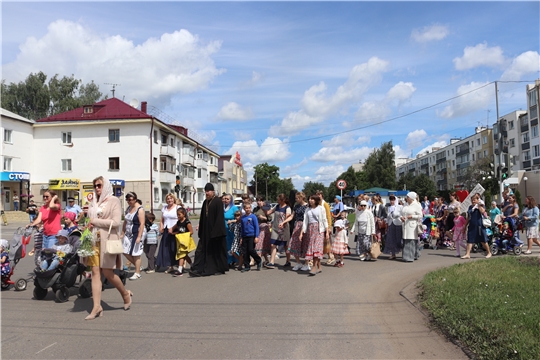 В День семьи, любви и верности в Алатыре прошёл «Семейный парад»