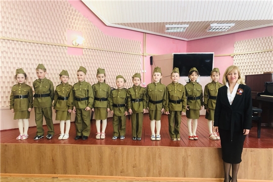 В чебоксарской школе искусств состоялся концерт для ветеранов педагогического труда, посвященный Дню Победы
