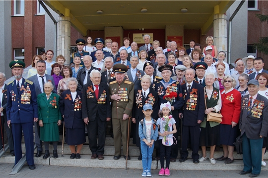 В День 74-летия Великой Победы ветераны и общественность Ленинского района г.Чебоксары приняли участие в возложении цветов к Монументу Славы