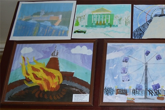 Ко Дню Республики в Ленинском районе открылась выставка детских рисунков