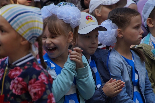 День семьи, любви и верности: фестиваль семейного творчества объединил более 500 чебоксарцев