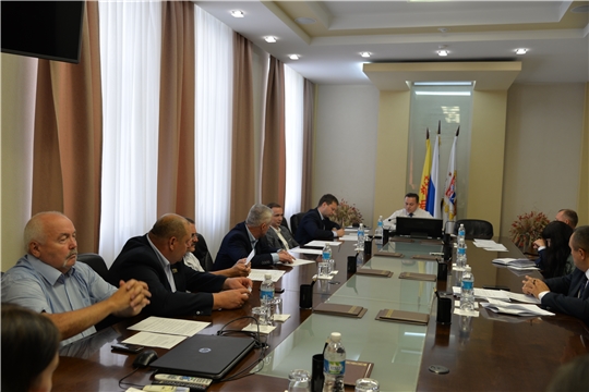 Содержание и эксплуатацию детских площадок обсудили за круглым столом чебоксарские депутаты