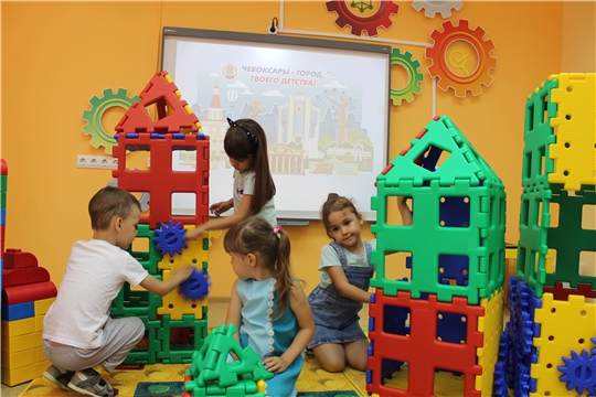 #Городдетскоймечты: воспитанники детских садов строят «Лего – город 550»