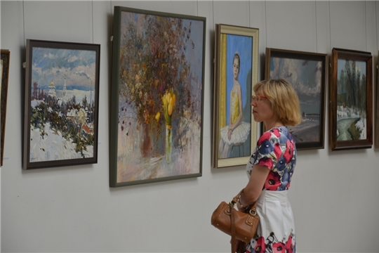 В столице Чувашии проходит выставка «Художники – городу Чебоксары», посвященная 550-летнему юбилею