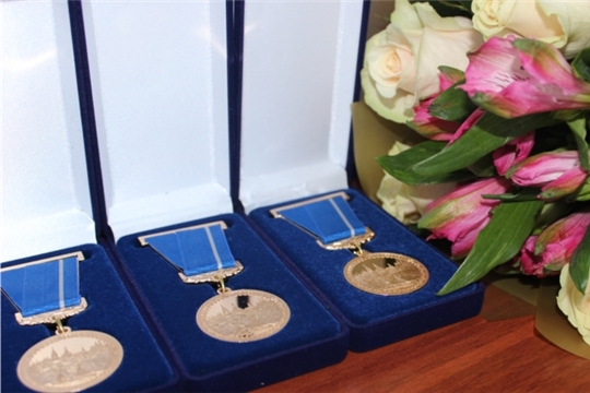В Чебоксарах отметили День физкультурника и вручили юбилейные медали «В память о 550-летии города Чебоксары»