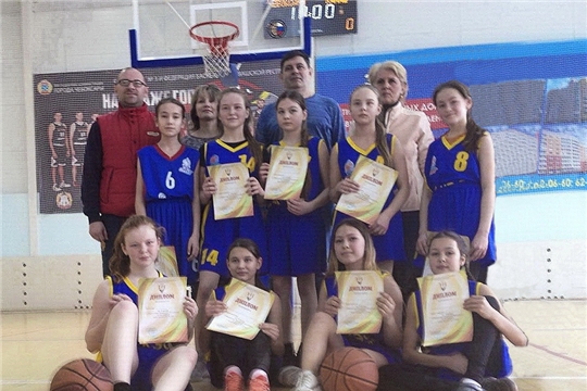 Команда девушек г. Канаш - победитель первенства Чувашской Республики по баскетболу среди девушек до 14 лет
