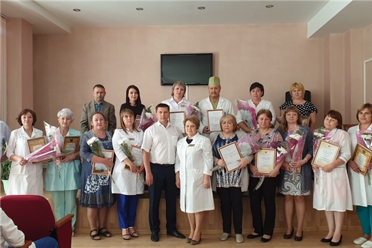 Виталий Михайлов поздравил медицинских работников с профессиональным праздником