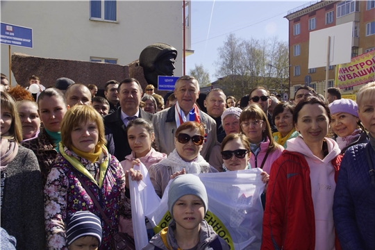 Коллектив Министерства Чувашской Республики по делам гражданской обороны чрезвычайным ситуациям на первомайском празднике