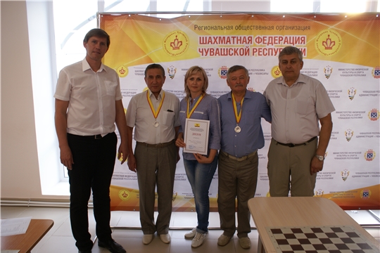 МЧС Чувашии завоевал II место в соревнованиях по шашкам