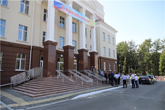 Иван Моторин ознакомился с ходом строительства новой многопрофильной поликлиники Центральной городской больницы в Чебоксарах