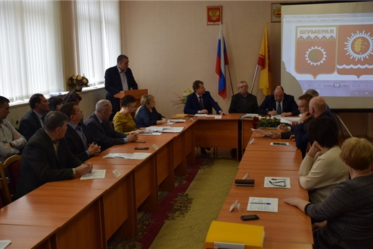 На заседании Собрания депутатов города Шумерля обсудили проект приведенных в соответствие с канонами геральдики символов муниципального образования