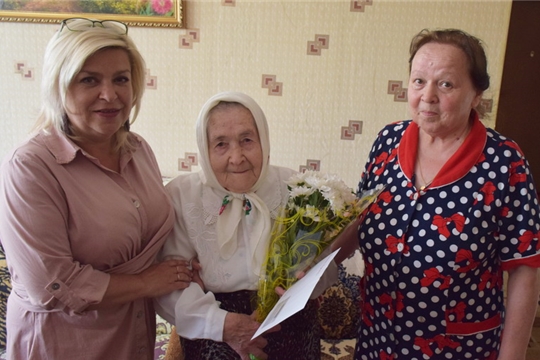 Долгожительница города Шумерля Серафима Андреевна Ульдиварова принимала поздравления с 90-летним юбилеем