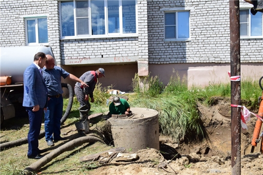 Глава администрации города Шумерли проинспектировал ряд объектов города, где ведутся социально-значимые работы