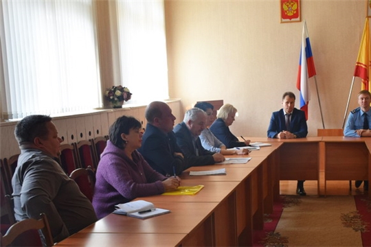 Шумерлинской межрайонной прокуратурой совместно с администрацией города проведен прием граждан по вопросам соблюдения законодательства в сфере ЖКХ