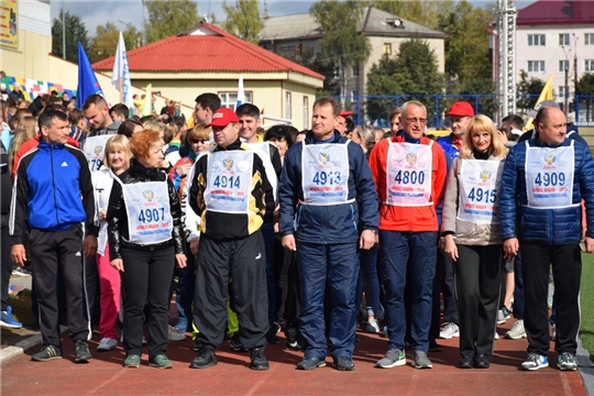 Всероссийский день бега «Кросс нации - 2019» в Шумерле ознаменовался традиционной легкоатлетической эстафетой на призы газеты «Вперед»