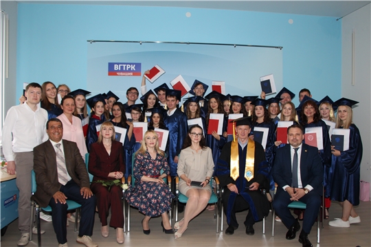 11 выпускников отделения журналистики ЧГУ получили красные дипломы