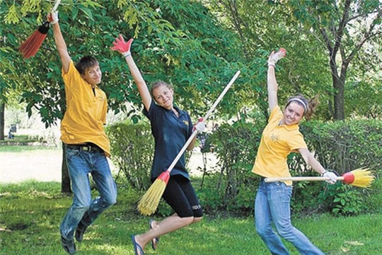 Орган опеки Калининского района: подростки активно трудоустраиваются в летний период