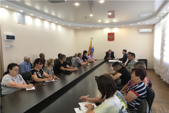 Глава администрации Калининского района города Чебоксары провел встречу с представителями улиц частного сектора