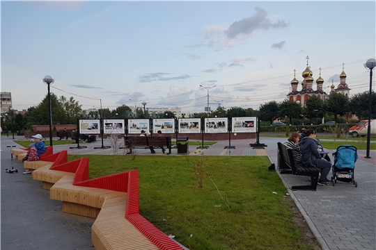 В Чебоксарах возле благоустроенных фонтанов появилась экспозиция, посвященная 550-летию города