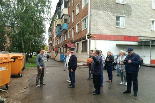 В Калининском районе состоялся еженедельный обход территории