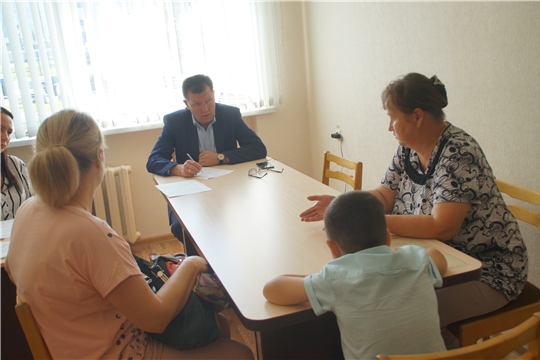 Глава администрации Калининского района ответил на злободневные вопросы граждан