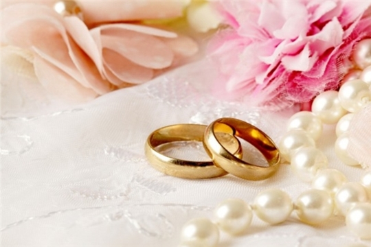 В Калининском районе зарегистрирована 300 супружеская пара!