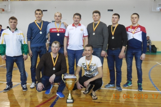 Сегодня в ФСК «Импульс» в с.Шихазаны - финал седьмого турнира по волейболу на призы и переходящий кубок БТИ Канашского района