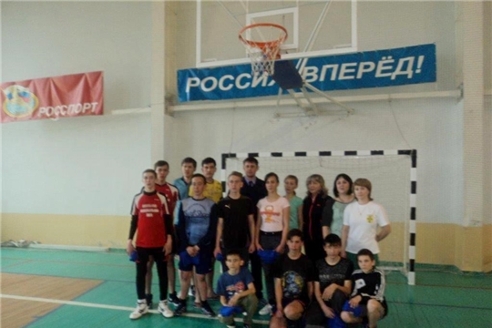 Участвуя в мероприятии «Со спортом дружить - здоровым быть», подростки почувствовали себя настоящим коллективом