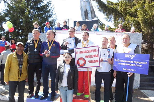 КАНАШСКАЯ  ЦРБ  ПРИСЕДИНИЛАСЬ  К   ПРАЗДНОВАНИЮ   ПЕРВОМАЯ
