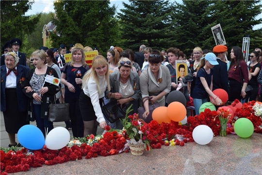 Наш долг - бережно передавать из поколения в поколение глубокое уважение героям