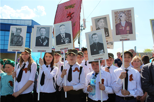 День Победы  в Канашском районе:  торжественный  митинг, шествие военной техники сельских поселений