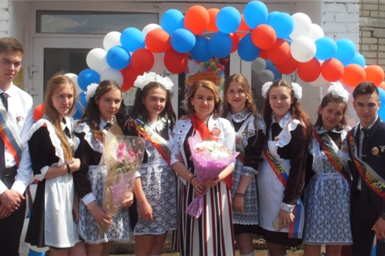 Шумят, волнуясь, классы выпускные: в средней школе с. Вутабоси состоялся праздник последнего звонка
