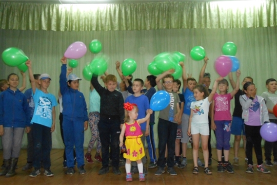 Веселый праздник детства «Ура! Ура! Каникулы!»
