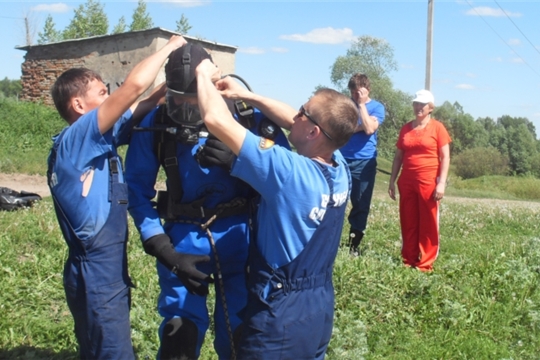 В селе Вутабоси дно пруда проверили - водолазы