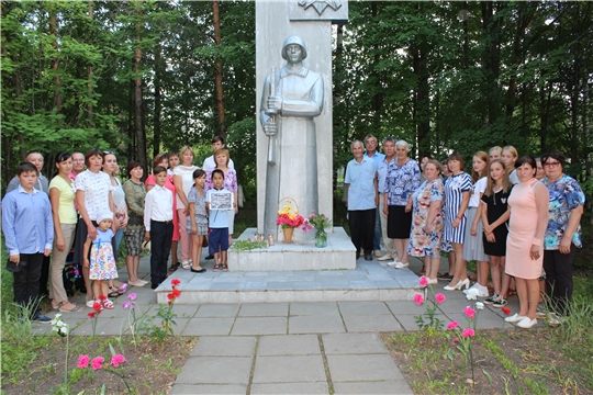 22 июня в д.Сеспель Канашского района   перед памятником павшим  прошла акция «Свеча памяти» и  состоялся  митинг, посвященный Дню памяти и скорби