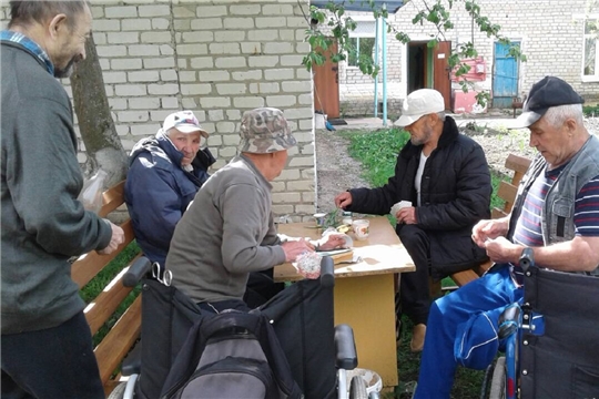 В теплой семейной атмосфере