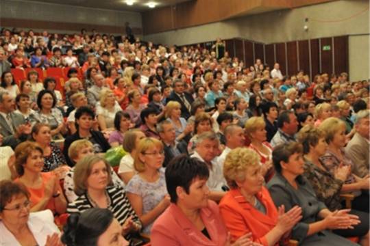 Глава Чувашской Республики Михаил Игнатьев поздравил работников социальной сферы республики с профессиональным праздником
