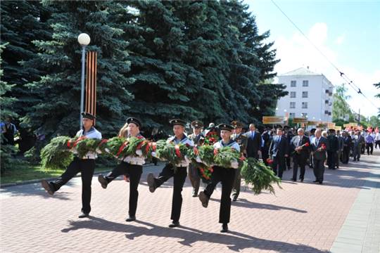 В День памяти и скорби Глава Чувашии возложил цветы к Вечному огню