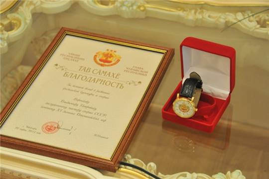 Глава Чувашии Михаил Игнатьев поздравил с 70-летием чемпиона XI Олимпийских зимних игр Владимира Воронкова