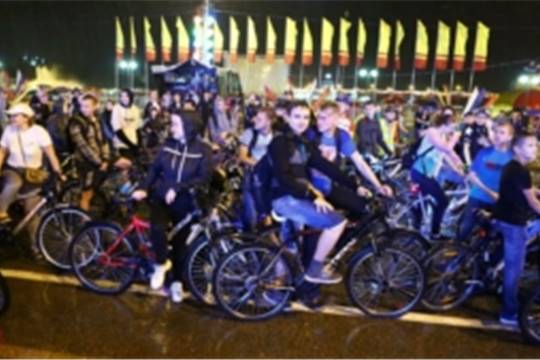 В Чебоксарах состоялся велопробег «По ночному городу»