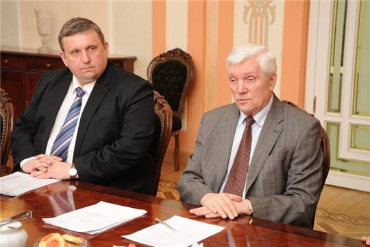 Глава Чувашии Михаил Игнатьев встретился с Чрезвычайным и Полномочным Послом Российской Федерации в Республике Беларусь Александром Суриковым