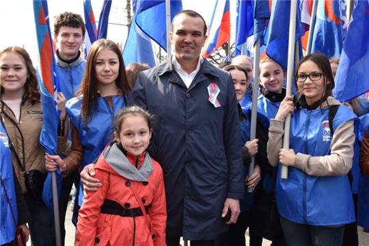 1 мая Глава Чувашии Михаил Игнатьев в Чебоксарах принял участие в праздничном шествии, посвященном  Дню Весны и Труда