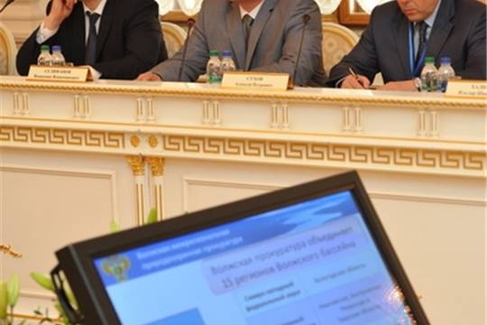 Глава Чувашии Михаил Игнатьев принял участие в работе круглого стола, посвященного проблемам экологической безопасности водных ресурсов Волжского бассейна